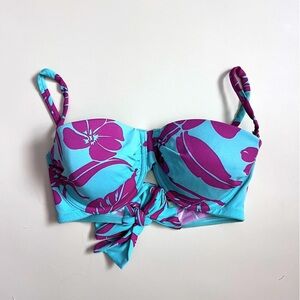 ⭐️SOLD⭐️ Tommy Bahama Bikini Top - Pink and Blue Floral